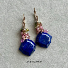 Laden Sie das Bild in den Galerie-Viewer, Lapis lazuli and tourmalines earrings