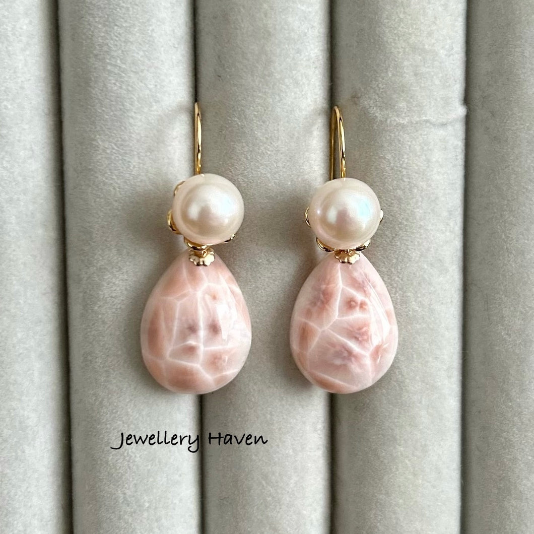 Pink Natrolite with pearl hook earrings (detachable)