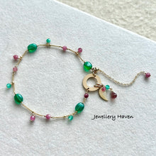 Laden Sie das Bild in den Galerie-Viewer, Green onyx and pink tourmaline bracelet