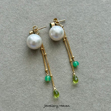 Cargar imagen en el visor de la galería, Round pearl studs with peridot and chrysoprase dangle earrings