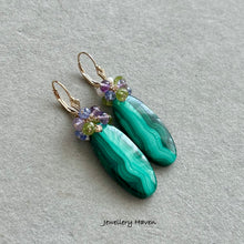 Laden Sie das Bild in den Galerie-Viewer, Malachite, peridot, tanzanite and amethyst earrings