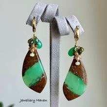 Cargar imagen en el visor de la galería, Boulder chrysoprase earrings