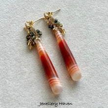 Charger l'image dans la galerie, Banded red agate earrings