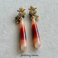 Charger l'image dans la galerie, Banded red agate earrings