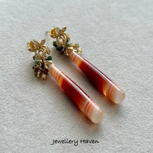 Charger l'image dans la galerie, Banded red agate earrings