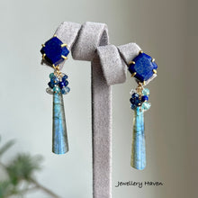 Laden Sie das Bild in den Galerie-Viewer, Lapis lazuli studs and labradorite earrings (detachable style)