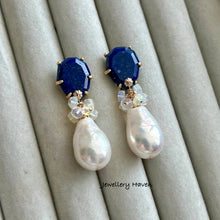 Load image into Gallery viewer, Lapis lazuli studs and Edison pearl earrings