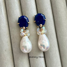 Load image into Gallery viewer, Lapis lazuli studs and Edison pearl earrings