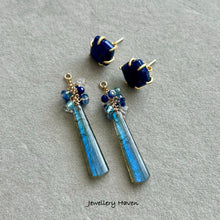 Laden Sie das Bild in den Galerie-Viewer, Lapis lazuli studs and labradorite earrings (detachable style)