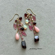画像をギャラリービューアに読み込む, Garnet, pink tourmaline and opals earrings