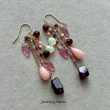 画像をギャラリービューアに読み込む, Garnet, pink tourmaline and opals earrings