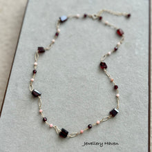 画像をギャラリービューアに読み込む, Garnet and pink opal necklace