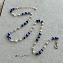Laden Sie das Bild in den Galerie-Viewer, Lapis lazuli, pearl, chalcedony necklace