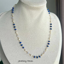 Laden Sie das Bild in den Galerie-Viewer, Lapis lazuli, pearl, chalcedony necklace