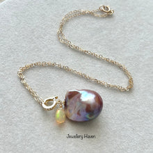 Laden Sie das Bild in den Galerie-Viewer, Metallic iridescent purplish baroque pearl and Ethiopian opal necklace