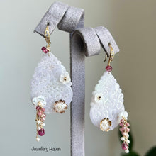 Load image into Gallery viewer, Certified type A lavender jadeite earrings