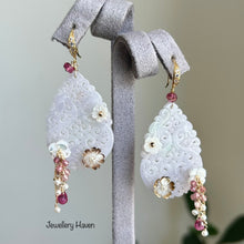 Carica l&#39;immagine nel visualizzatore di Gallery, Certified type A lavender jadeite earrings