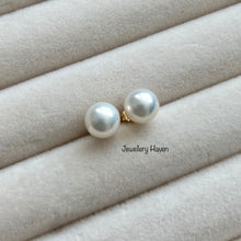 画像をギャラリービューアに読み込む, White fresh water round Pearl studs (7.5mm)